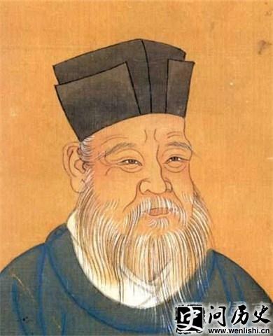 仭