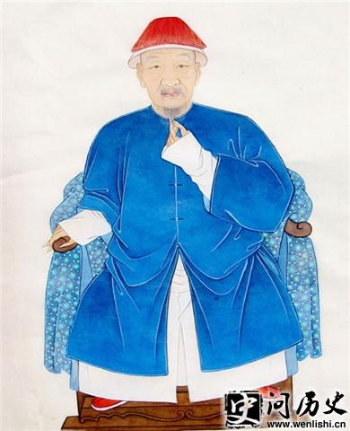 仭