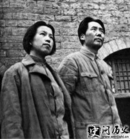 毛泽东与江青。 毛泽东与江青。