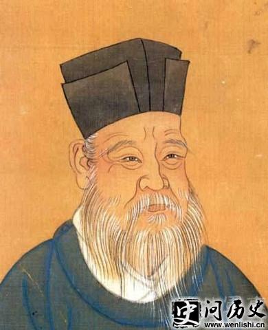 仭
