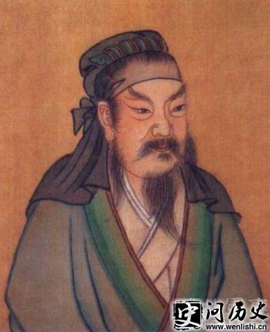 ˴