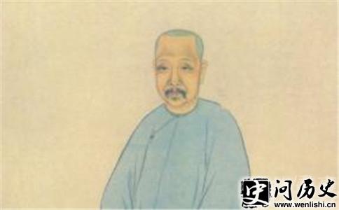 仭