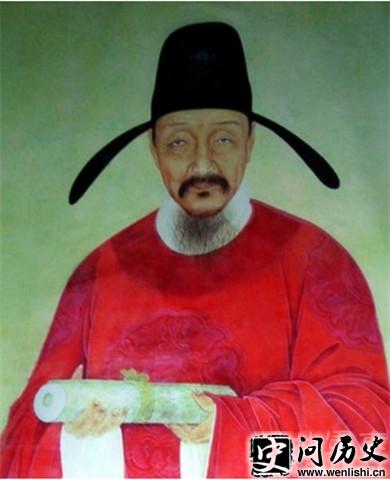 仭