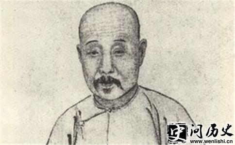 仭