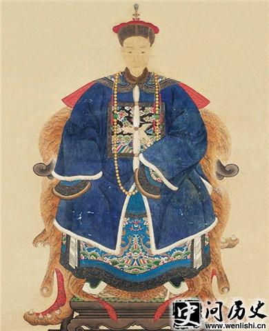 츴