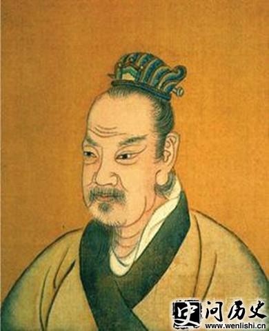 仭