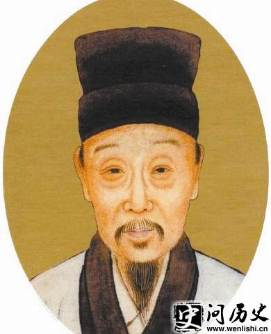仭