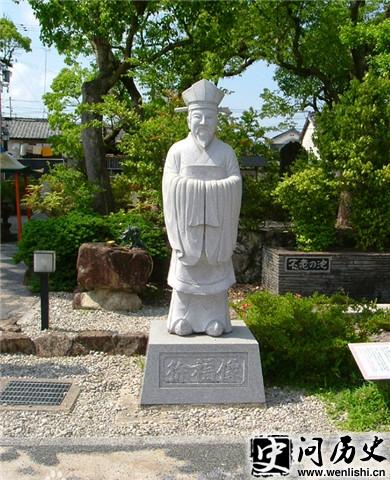츣