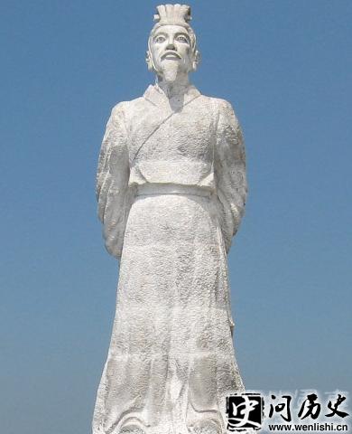 츣