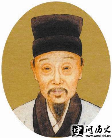 仭