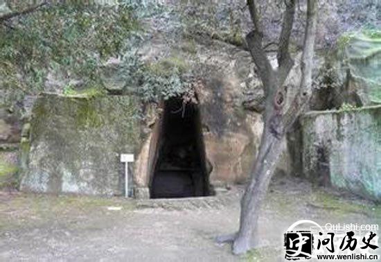 昆仑山地狱之门