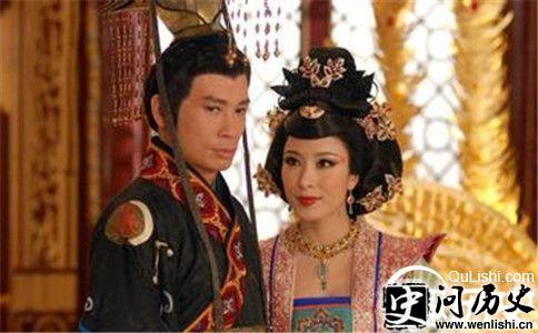 唐宣宗李忱(左)剧照