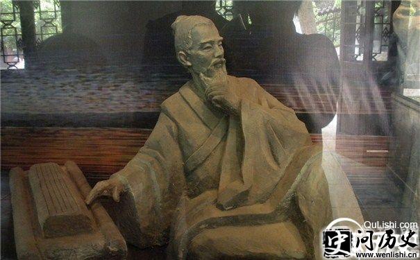崔州平雕像