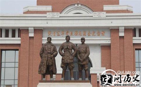 习仲勋刘志丹在陕北的纪念馆雕像