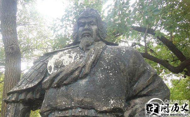 徐辉祖塑像