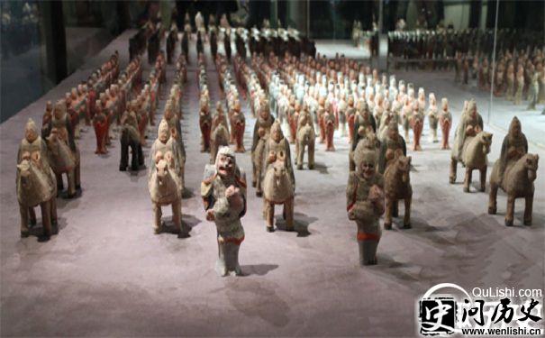 李贤墓出土彩瓷陶俑