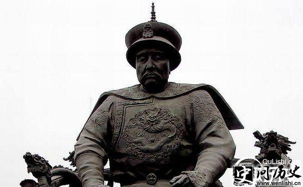 费英东雕像