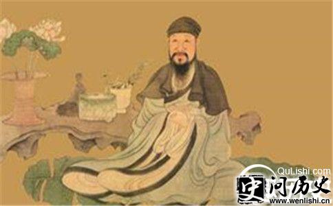 仭