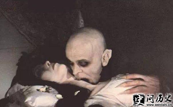 ʬ