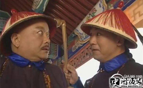 《铁齿铜牙纪晓岚》和珅与纪晓岚剧照