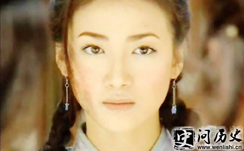 殷离