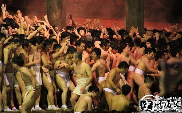 日本“裸体祭”