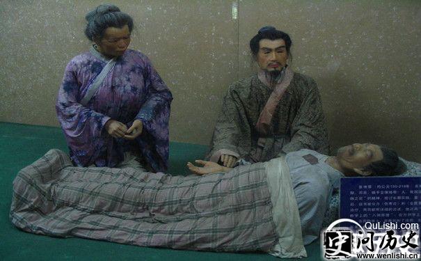 张仲景雕塑