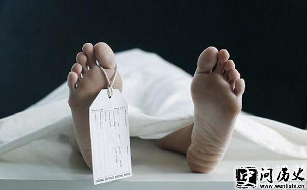 ʬ