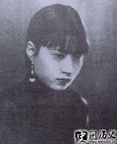 СƬ