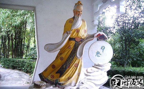月老像