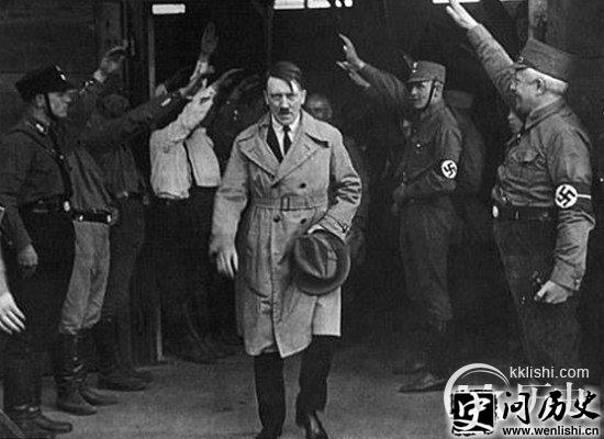 希特勒当年如何对付经济危机的 手法另类