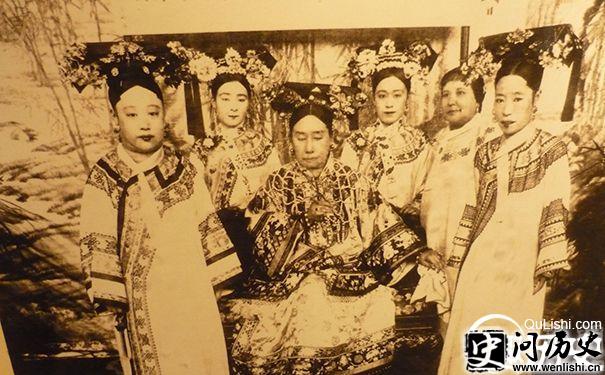 慈禧太后与妃子