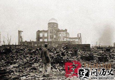 美国向日本投的原子弹几颗叫什么名字?