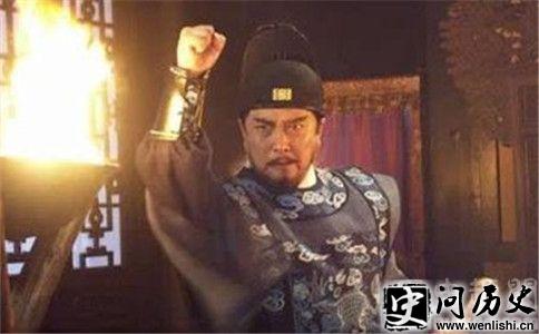 馾