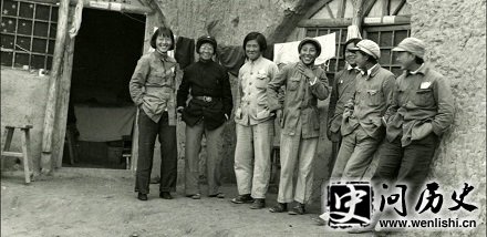 老照片:1940年投奔延安的女大学生