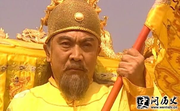 馾