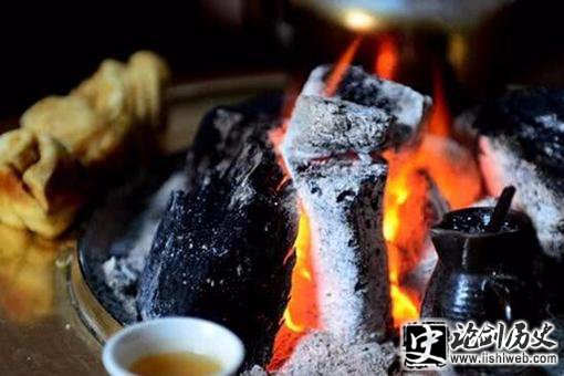 古代下毒为什么都是在酒里而不在茶里下毒? 古代下毒为什么都是在酒里而不在茶里下毒?