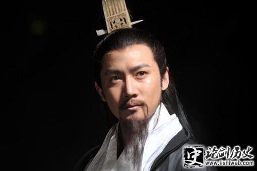 刘备为什么要把兵权借给李严而不是诸葛亮? 刘备为什么要把兵权借给李严而不是诸葛亮?