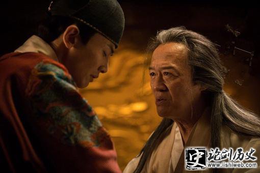 袁崇焕和毛文龙都有尚方宝剑,为什么二品袁崇焕能把一品毛文龙杀了? 袁崇焕和毛文龙都有尚方宝剑,为什么二品袁崇焕能把一品毛文龙杀了?