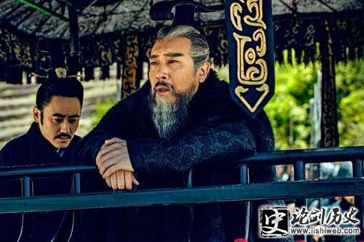 关羽败走麦城曹操为什么不占领荆州还跟孙权结盟? 关羽败走麦城曹操为什么不占领荆州还跟孙权结盟?