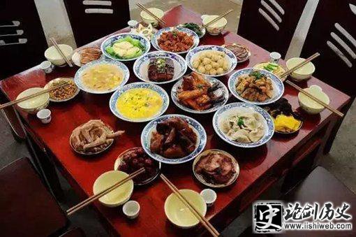八仙桌由来及座次怎么排?八仙桌吃饭有哪些规矩? 八仙桌由来及座次怎么排?八仙桌吃饭有哪些规矩?