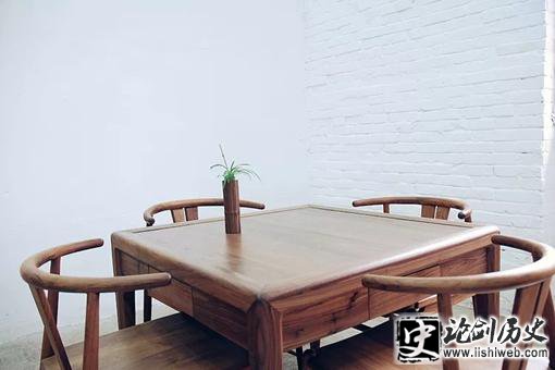 八仙桌由来及座次怎么排?八仙桌吃饭有哪些规矩? 八仙桌由来及座次怎么排?八仙桌吃饭有哪些规矩?