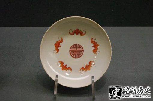 蝙蝠为什么会成为中国传统吉祥物的象征? 蝙蝠为什么会成为中国传统吉祥物的象征?