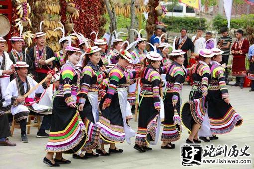白马人的祖先是谁?历史是怎样的? 白马人的祖先是谁?历史是怎样的?