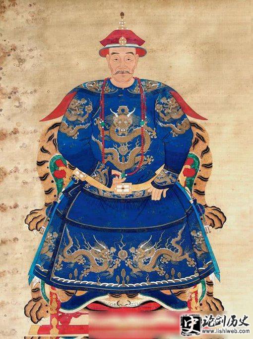 清朝官服的图案和挂链有什么讲究? 清朝官服的图案和挂链有什么讲究?