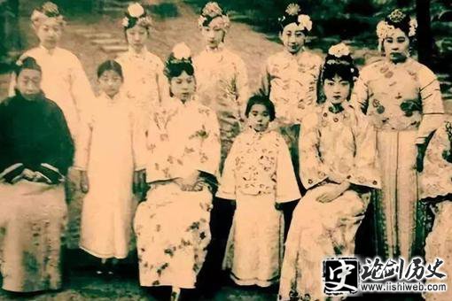 清朝时期要遵循哪些礼仪?男女之间行礼有什么区别? 清朝时期要遵循哪些礼仪?男女之间行礼有什么区别?