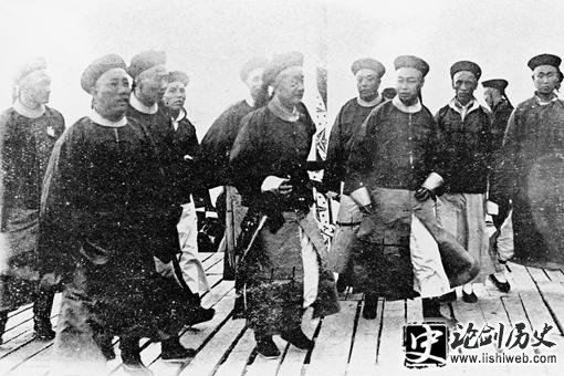 清朝时期要遵循哪些礼仪?男女之间行礼有什么区别? 清朝时期要遵循哪些礼仪?男女之间行礼有什么区别?
