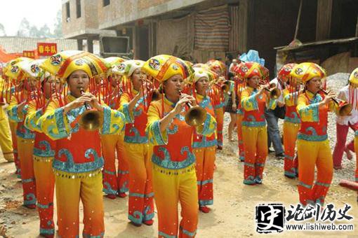 壮族民俗文化中的年俗文化是怎样的? 壮族民俗文化中的年俗文化是怎样的?