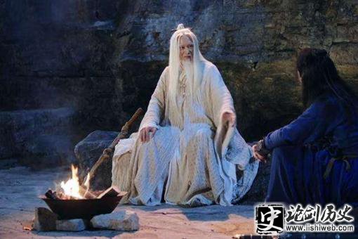 东方不败和风清扬哪个更厉害?葵花宝典VS独孤九剑 东方不败和风清扬哪个更厉害?葵花宝典VS独孤九剑