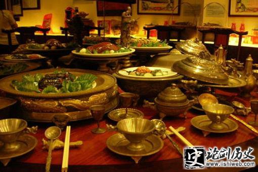 为什么古代皇帝很少被毒死?想在皇帝饭菜里下毒根本不现实 为什么古代皇帝很少被毒死?想在皇帝饭菜里下毒根本不现实